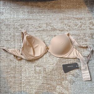 Natori Cream Bra with Molded Cups and Adjustable Straps